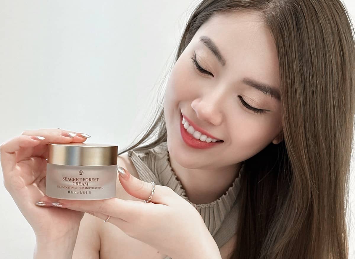 Nữ diễn viên "giờ vàng" VTV Kiều My bật mí bí quyết sở hữu làn da trắng sáng rạng rỡ