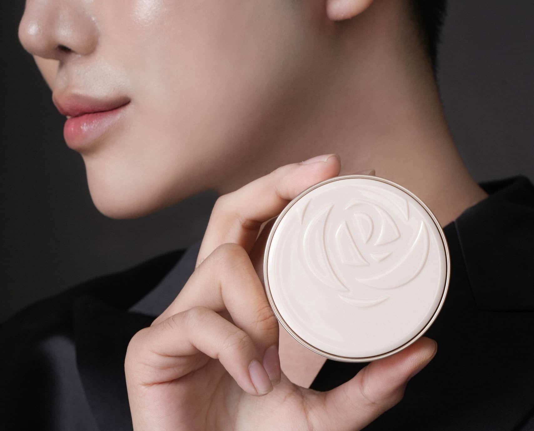 Cushion Foundation và xu hướng makeup lớp nền mịn lì